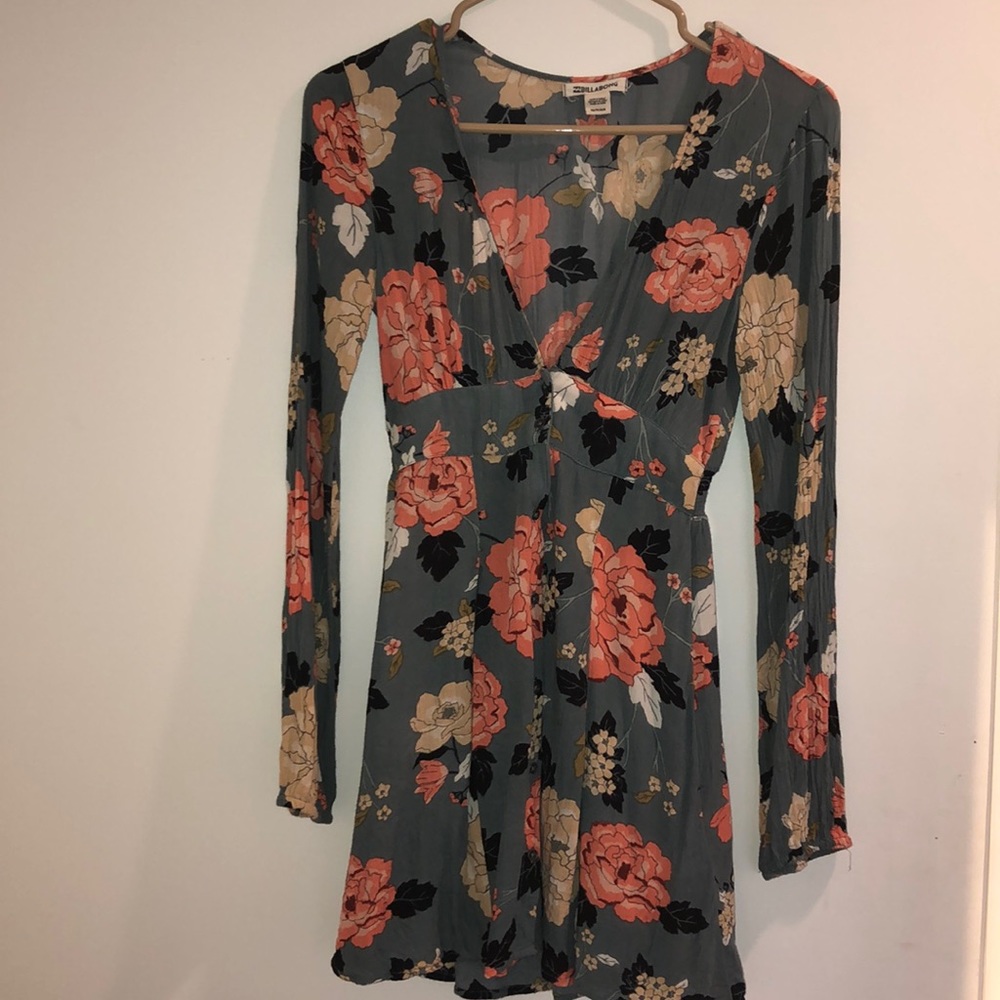 Super cute billabong mini dress